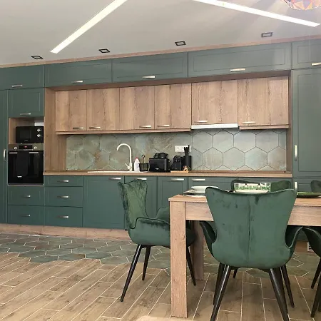 Sunshine Homes Luxury Apartment *