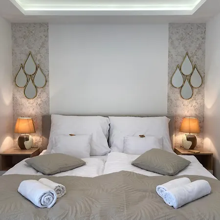 Sunshine Homes Luxury Apartment Zamardi